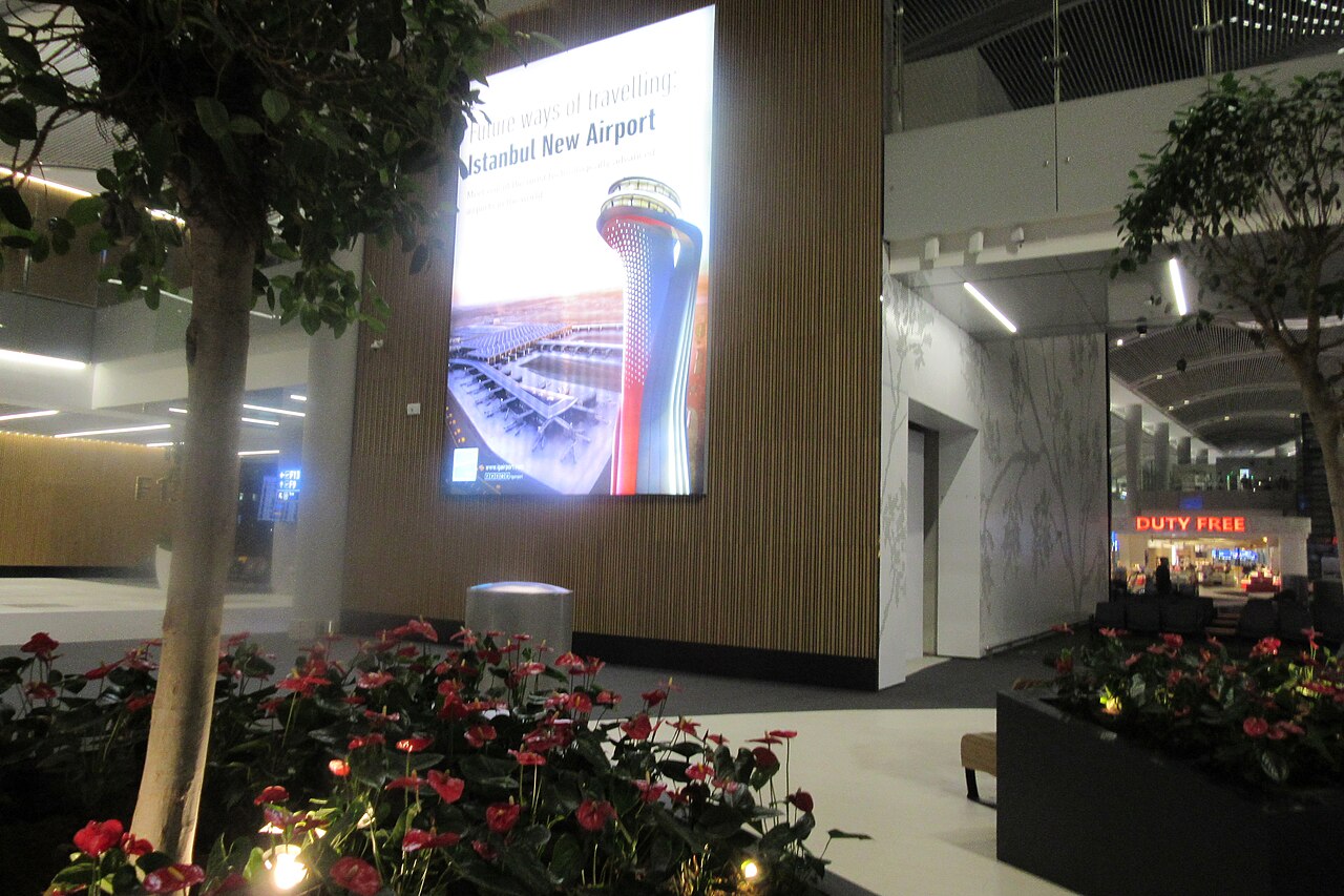 Interior do Aeroporto de Istambul, na Turquia.