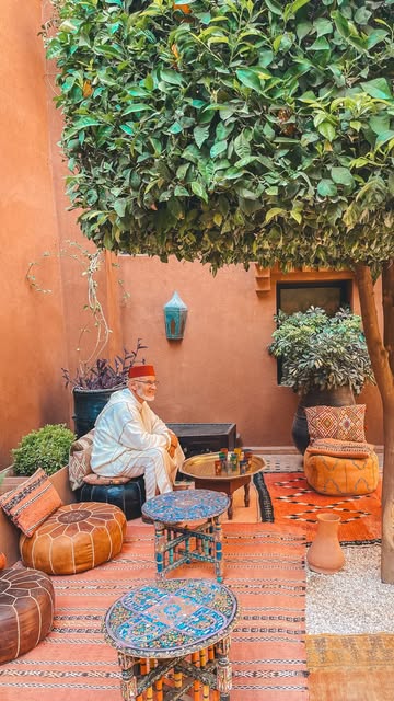Capa original de @lalarebelo: Um roteiro cultural a partir de Marrakech
