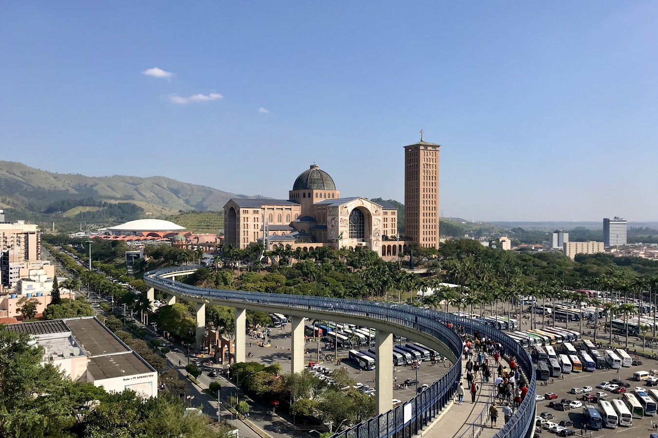 Vista panorâmica do Santuário Nacional de Aparecida em fotografia de setembro de 2022.